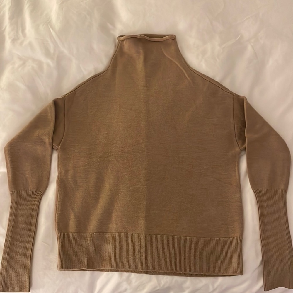 Camel Wilfred Turtleneck Sweater Size Xs - image 1